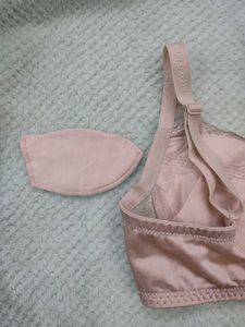 Lace Detail Bra.