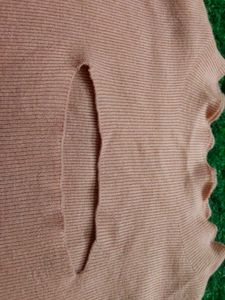 🍀Apricot Cut-Out Knit Top