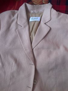 Cropped Beige Blazer