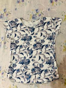 Girl’s Crop T-shirt