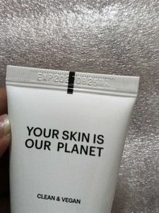 Low Molecular Hyaluronic Acid Cleansing Foam