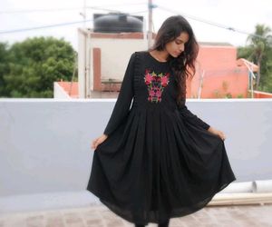 Women Black Kurta( Used Dress )