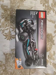 LEGO Technic Mercedes-AMG F1 W14 brand new