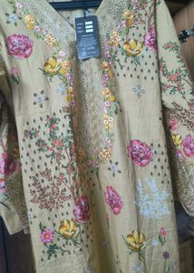 New pakistani Floral Kurta Set