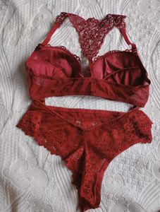 Maroon Plunge Front Closure Push Up Braset