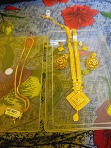 Forming gold jewellery mixed collection