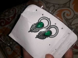 Leafy Green Earrings