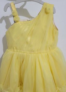 Yellow One-Shoulder Tulle Dress