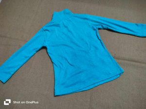 Girl&#39;s Blue Turtleneck Top