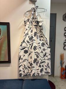 🆕 “L.O.V” Floral Linen Dress