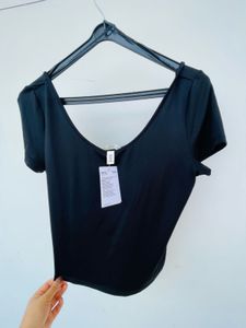 🌈H&amp;M Scoop Neck Top