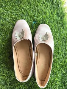 ✨ Preloved Kids’ Shoes for Sale