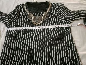 Top Black N White With Tag