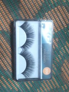 False Eyelashes With GLITTER.