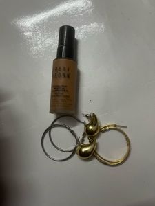 Bobbi Brown Mini Foundation With 3 Earrings