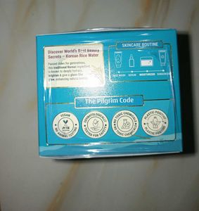 Pilgrim Hydra Glow Moisturizer