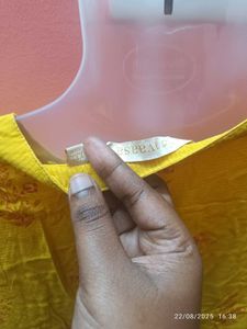 Xxl Avaasa Yellow Printed Kurta