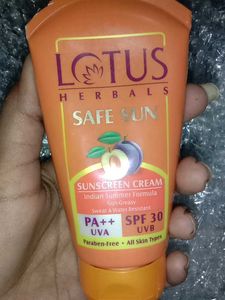 I M Selling Lotus Herbals Safe Sunscreen
