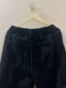 Black Jeans and T shirt