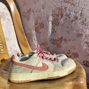 Nike Sneakers - Pink Accents