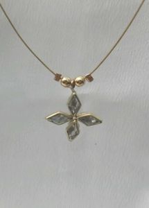 Elegant Floral Pendant Necklace