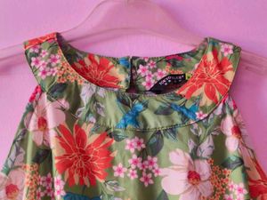 (Price Drop) Beachy Floral Mini Dress 🌺🏖️🩷🫶🏽