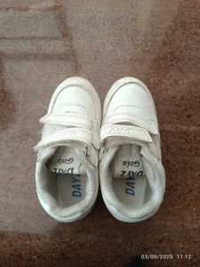 2-4 Age Unisex White Shoes Size 7