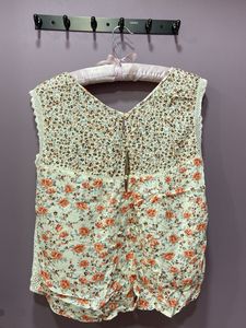 floral top