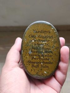 C1930s Vintage Yardley&#39;s Old English Lavender Tin