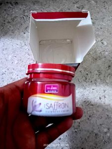 VI-JOHN WOMEN Saffron Gold Fairness Cream