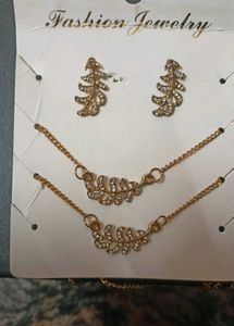 Double Layered Neckpiece Set With Earrings.