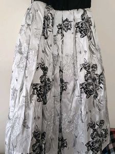 Elegant Black &amp; Sliver Floral Dress