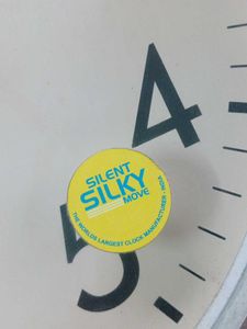 Elegant white Colour Watch&#39; For Your Home 🏠