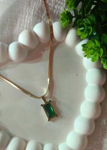 Anti Tarnish Emerald Pendant Necklace