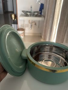 Brand New Milton  curve Casserole 2.15 Litres