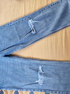 Korean Knee Ripped Jeans.