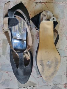 PRICE DROP!! Perfect Cocktail Black Heels