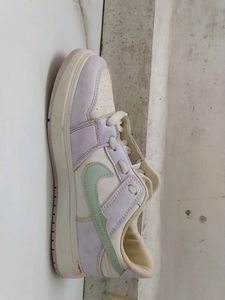 NIKE WOMEN SHOE