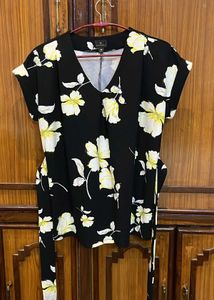 OLD MONEY IMPORTED WORTHINHTON V-Neck Top