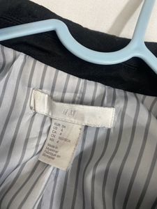 H&amp;M black Blazer size S(bust 34)