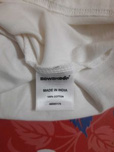 Bewakoof Stare Graphic Print - XL