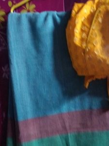 saree with sleeveless blouse