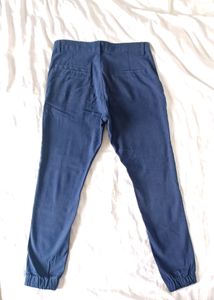 Mens&#39; Blue Highlander slim fit trousers, jogger fit, Size 32, length 39.5 inch