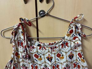 Sleeveless White Kurti
