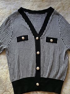 Classy Cardigan With Beautiful Buttons