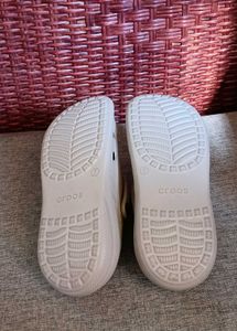Comfortable off White Clogs