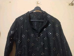 Embroidered Men&#39;s Kurta size M