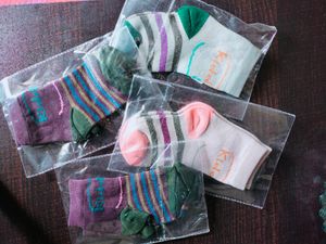 Pair Of 4 Socks for Babies 0-12months