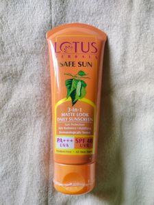 Lotus Herbals 3 In 1 Matte Sunscreen