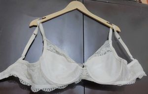Cream Elegant Lace Bra For 38 Bust